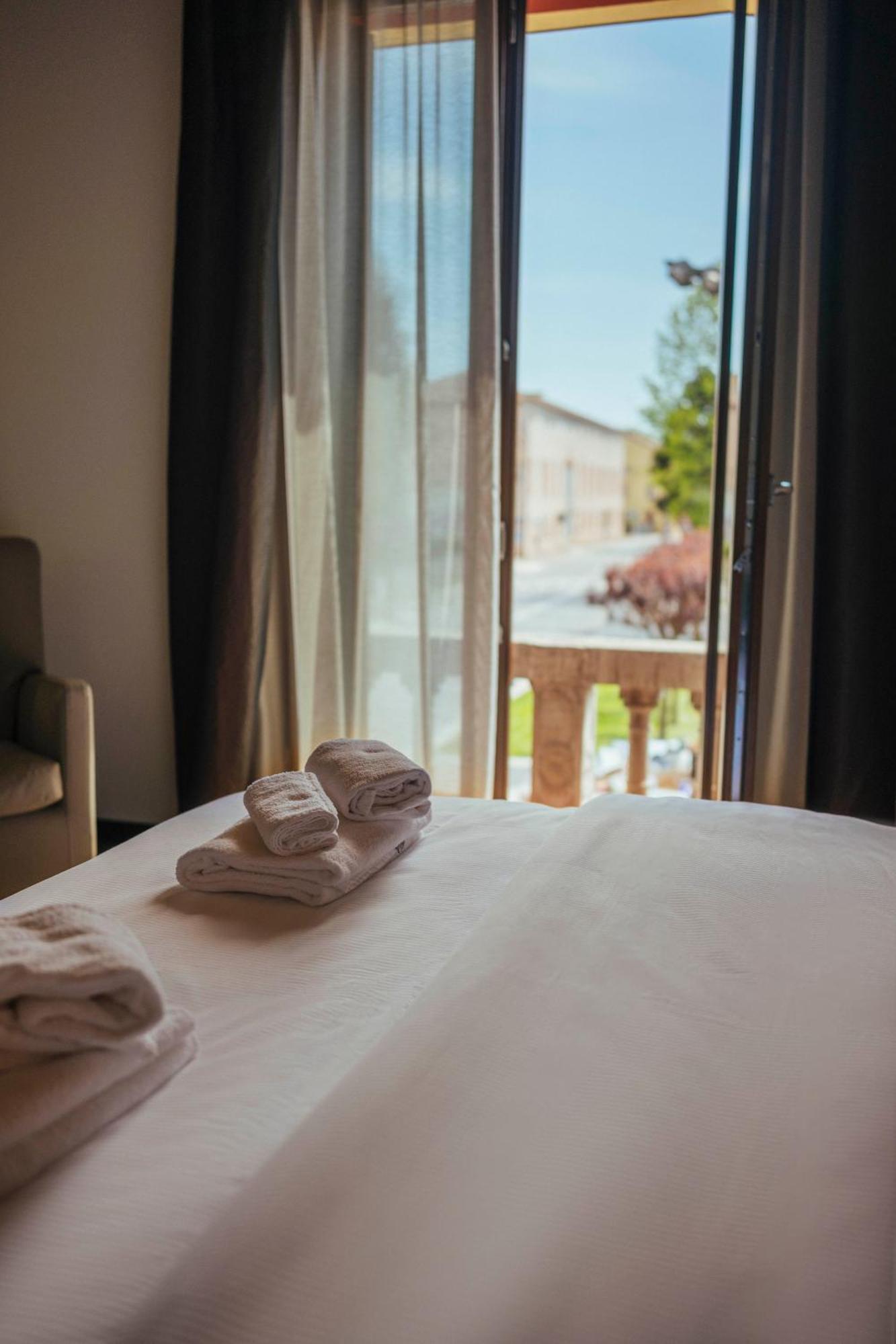Hotel Palazzo Paradiso Meduna di Livenza Exteriör bild