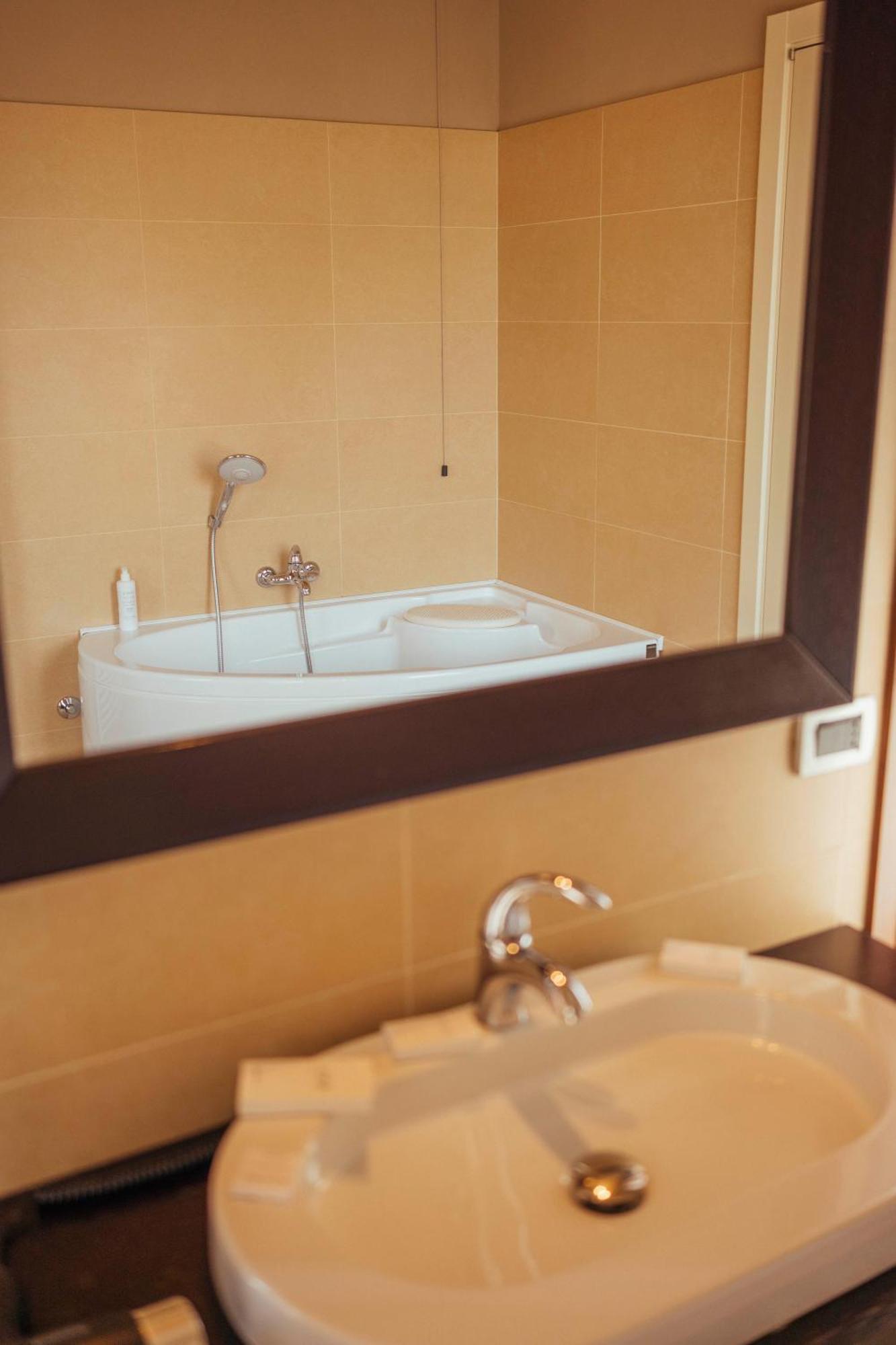 Hotel Palazzo Paradiso Meduna di Livenza Exteriör bild