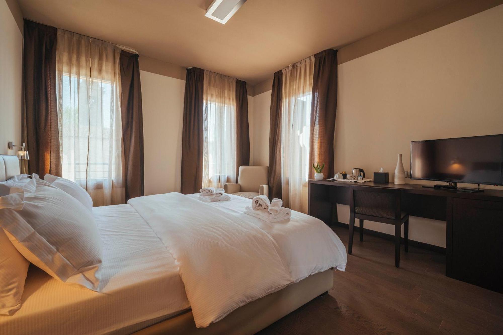Hotel Palazzo Paradiso Meduna di Livenza Exteriör bild